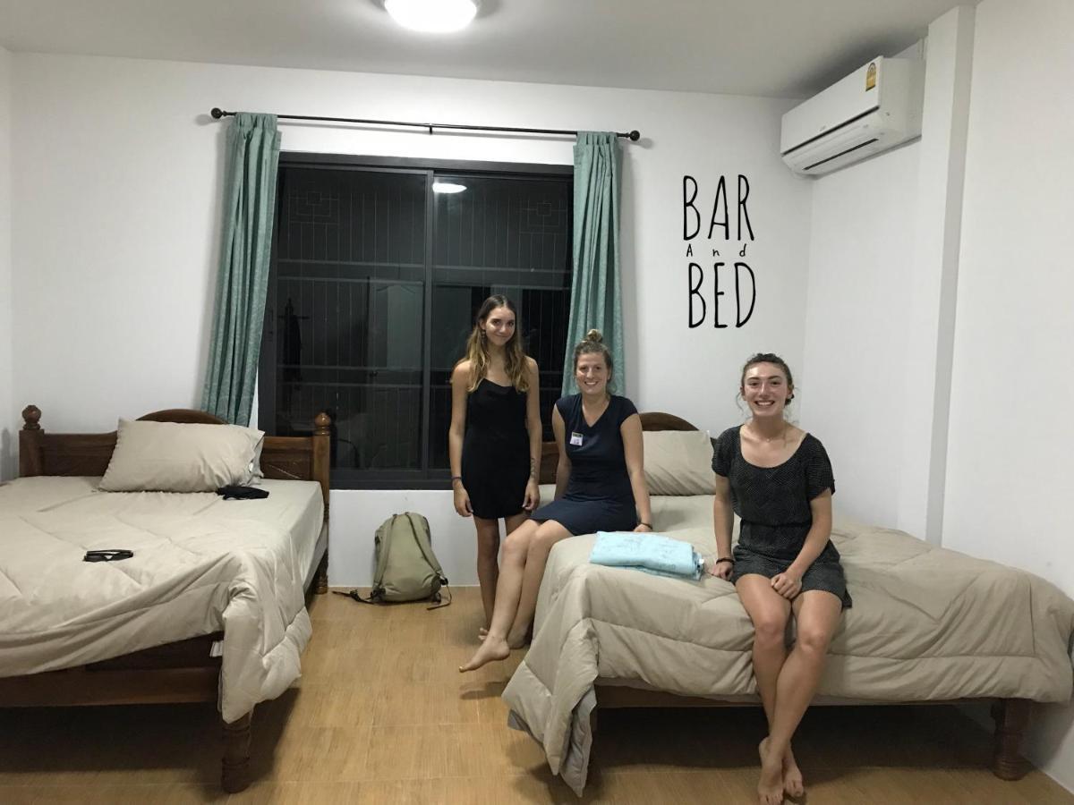 Barandbed Urt Hostel Surat Thani Cameră foto